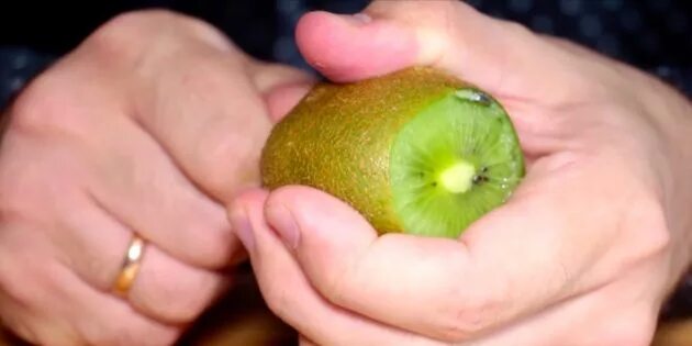 Как чистить киви быстро. Как чистить киви быстро