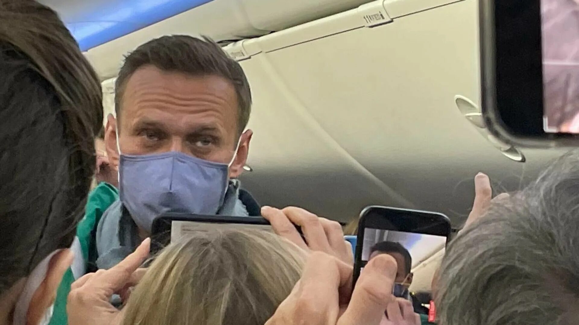 Арест Навального 2021 в аэропорту. Арест Алексея Навального 2021. Навальный риа