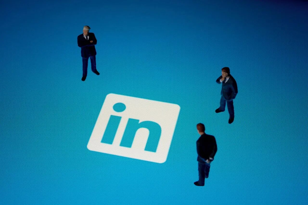 Линкедин это. Линкедин. linkedin fake. improve.
