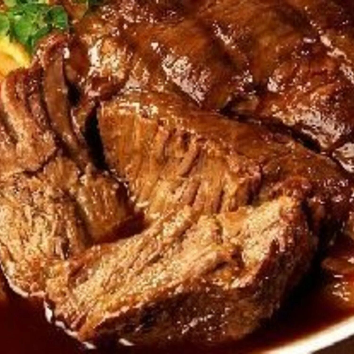 Вареное мясо говядины. Диетическая говядина в духовке. Телятина жареная. Вкусное блюдо из мякоти говядины. Видео рецепты приготовления говядины.