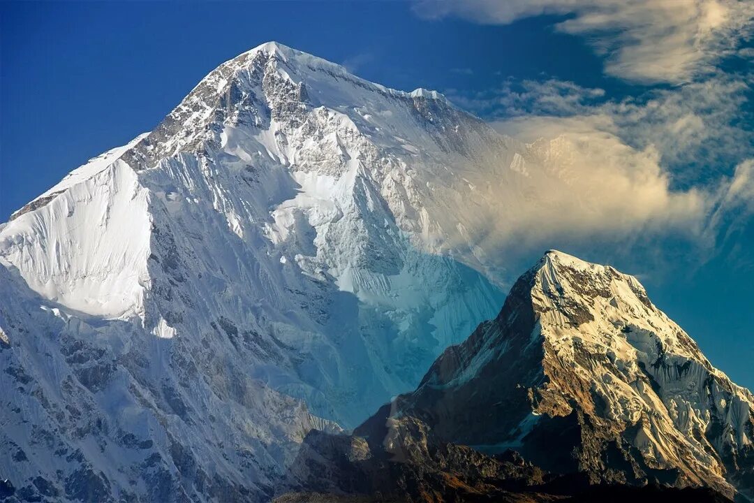 Higher mountains. Дхаулагири i (Гималаи). Непал Дхаулагири. Восьмитысячники Гималаев Дхаулагири. Вершина восьмитысячник Дхаулагири.