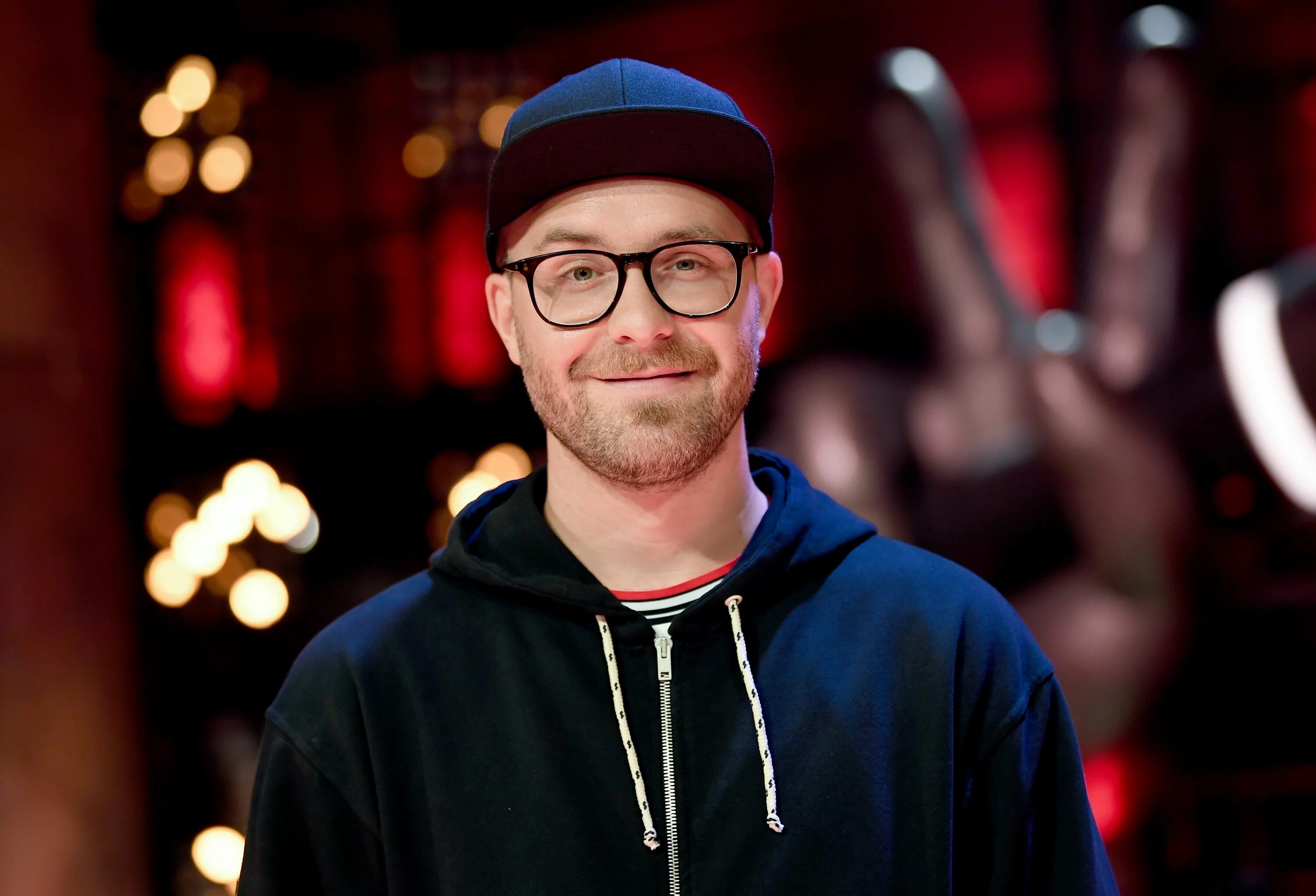 Voice of mark. Mark forster. marc forster певец. mark forster без кепки.