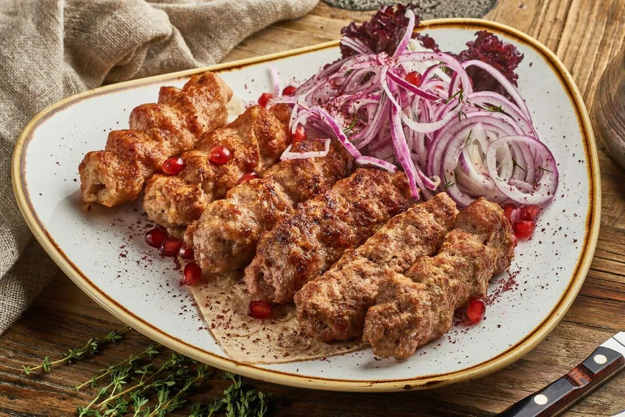 Как приготовить вкусные люля. Люля кебаб говядина. люля кебаб баранина. ассорти люля кебаб. шашлык баранина люля.