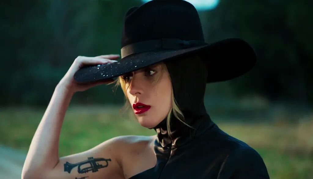 Леди гага джон. Lady Gaga John Wayne. Леди Гага Джоанн. John Wayne Lady Gaga оммаж. Джон Вейн леди Гага gif.