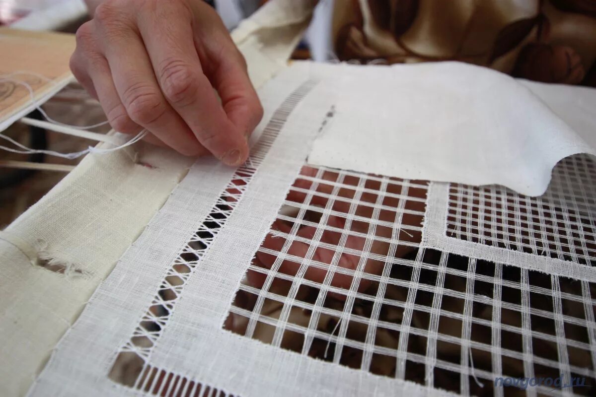 Крестецкая строчка фабрика. Крестецкая строчка 1860. Крестецкая строчка крестцы. Швейная фабрика магнитогорск. Фабрика строчка.