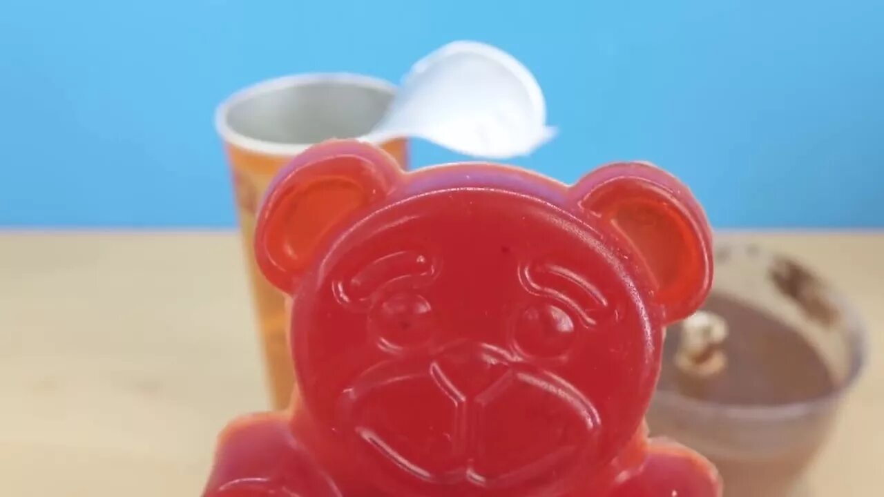 Валерка желейный медведь. Валера вкусняшка. Валерка и китайские вкусняшки. Валера вкусняшка. Валера вкусняшка.