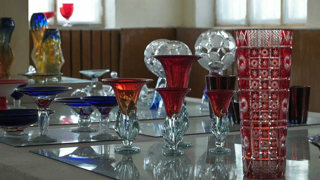 первомайский стекольный. попаснянский стекольный завод. продукция первомайского стекольного завода. первомайский стекольный завод. ваза сфера автор бердников первомайский стекольный завод.