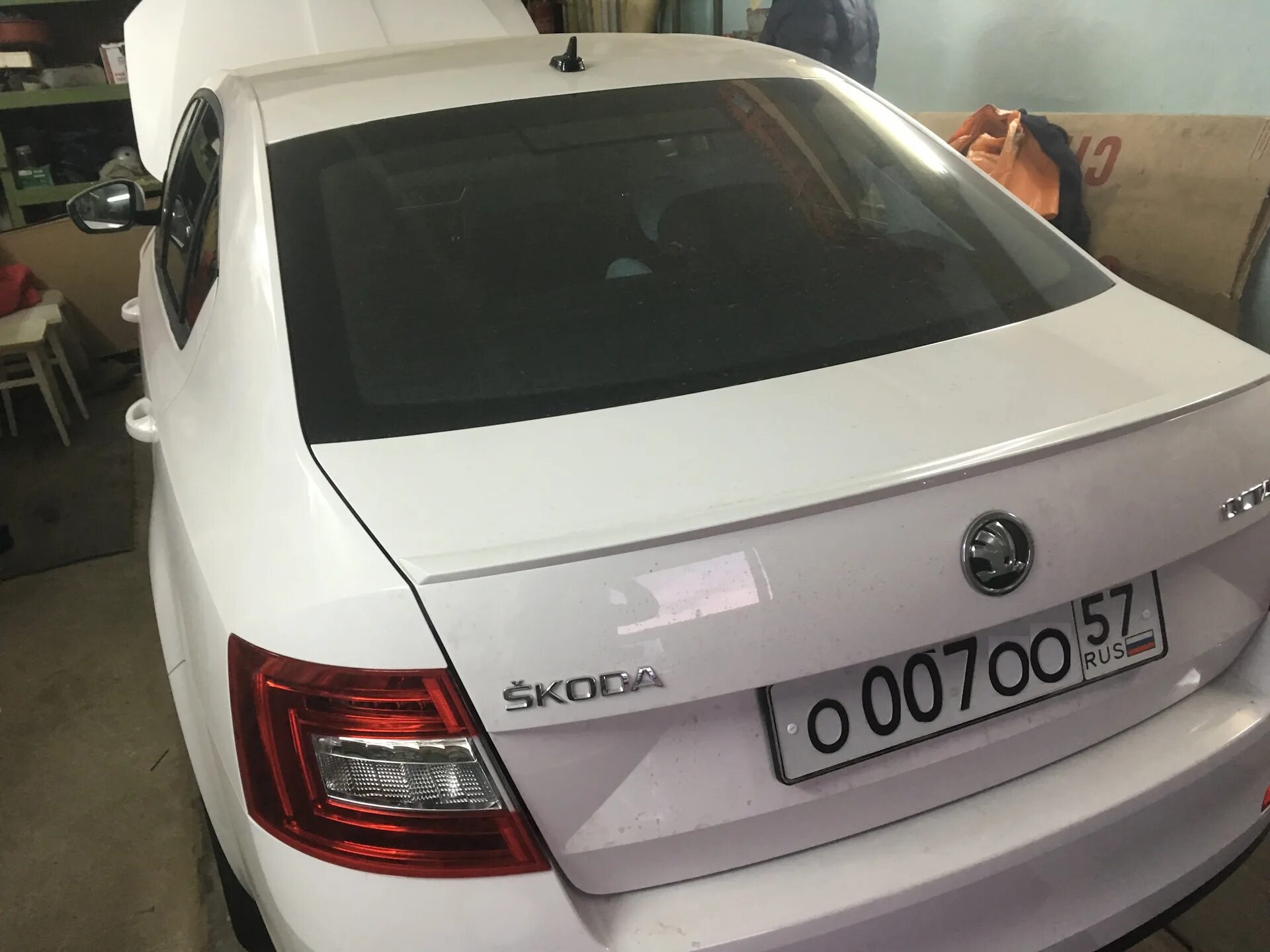 Стекло skoda octavia