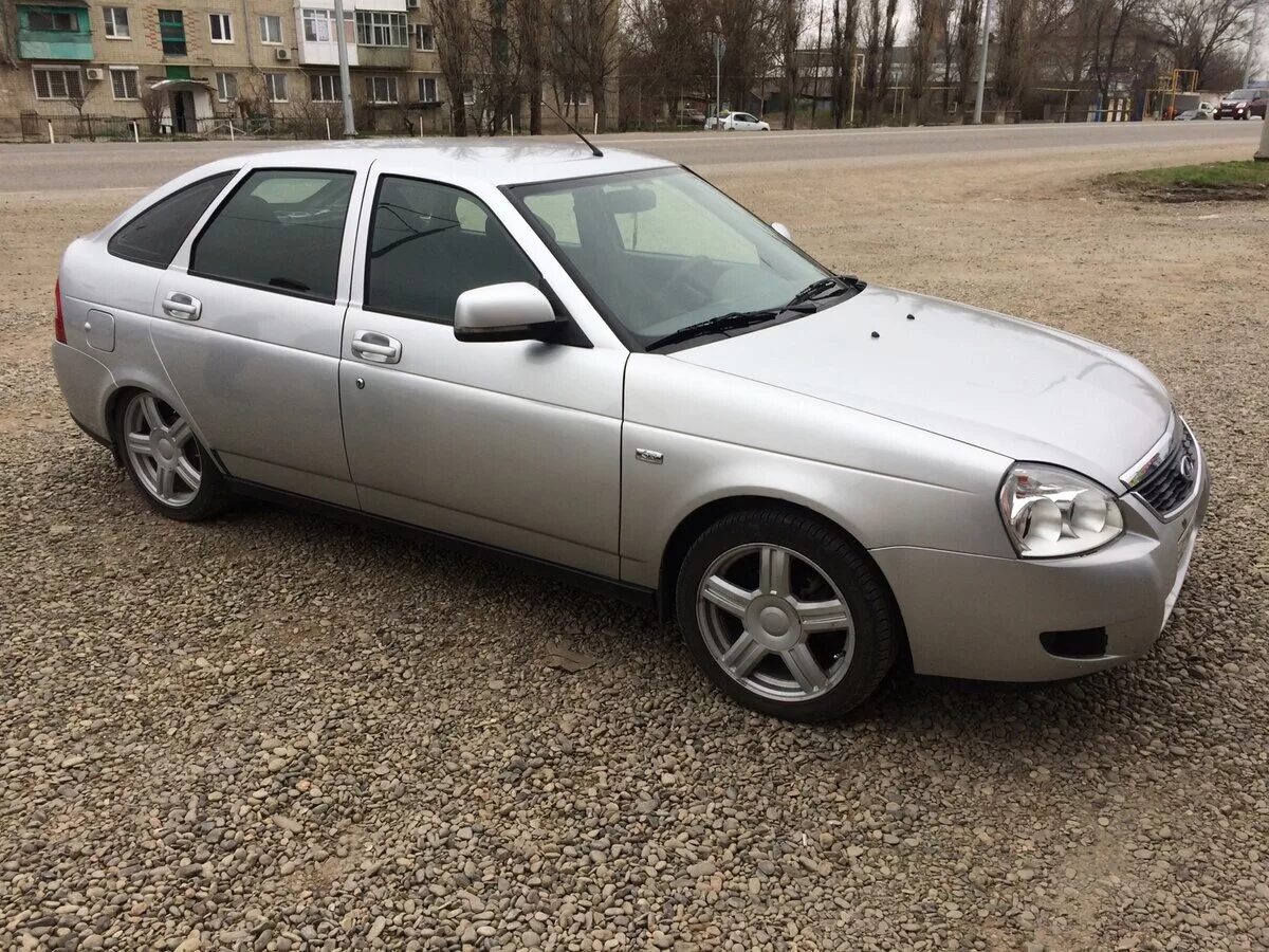Лада приора 2010 год белый. Лада приора хэтчбек черный цвет с 2010 года. Приора хэтчбек 2010 года. Дром ру лада приора хэтчбек. Лада приора хэтчбек серебристая.