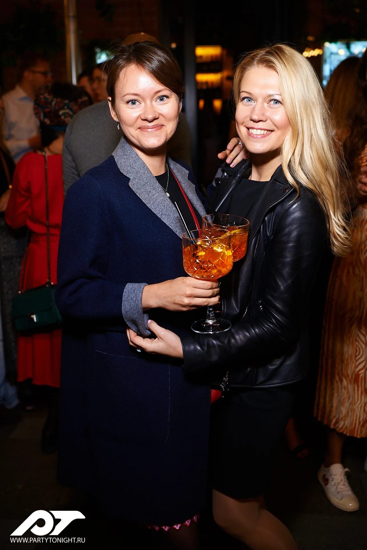 фуд энд пипл. танцы фуд пречистенская набережная. танцы фуд энд пипл москва. People клуб москва. танцы food.