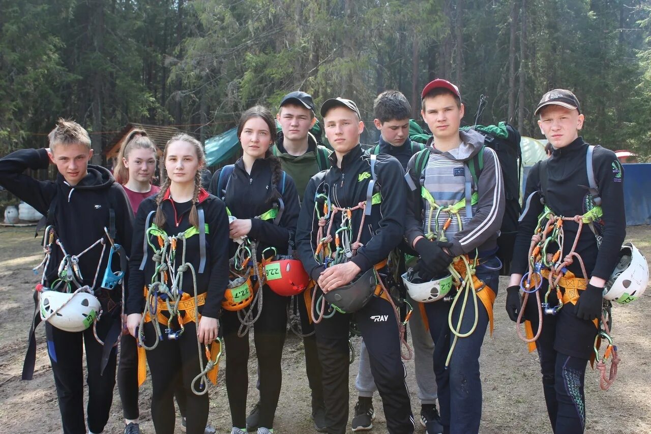 Школьный туризм. Спортивный туризм дети. Детский туризм дополнительное образование. Туризм для детей школьного возраста. Туристический кружок.