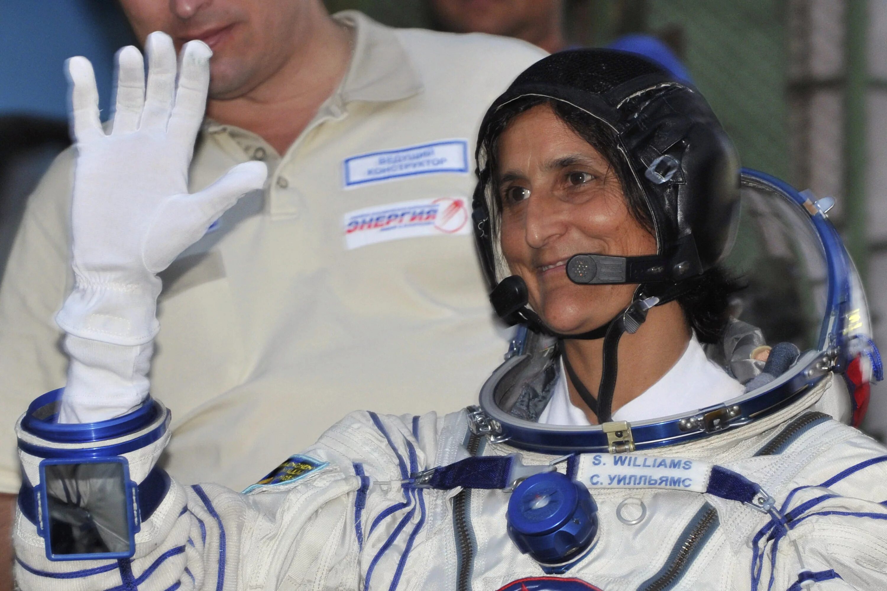 Рекордсмен по суммарному времени в космосе. Сунита Уильямс астронавт. Сунита Уильямс на МКС.