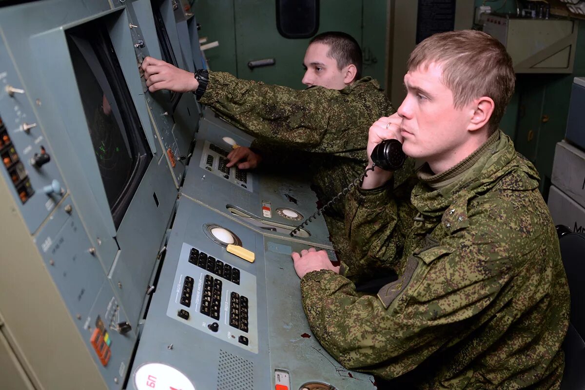 Радиотехнические войска вкс россии. Сухопутные войска россии. Ракетный дивизион рвсн. Боевое дежурство в армии. Служба в армии ракетные войска.