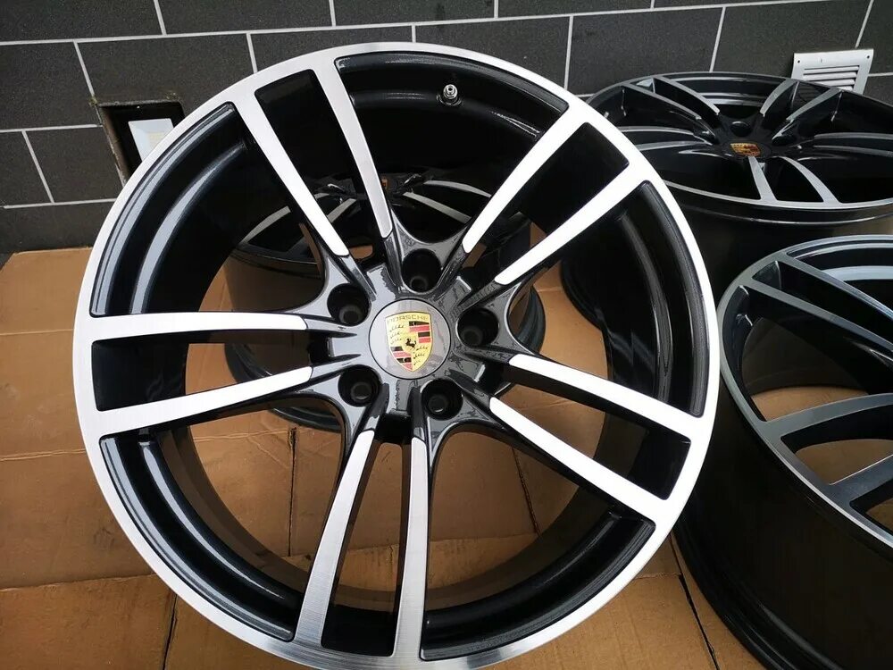 Диски порше. Диски порше кайен 958. порше кайен на 19 дисках. диски порше р17. диски порше 21.