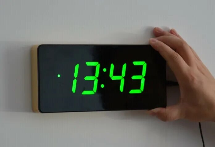 Электронные часы диджитал клок 1018. Часы Digital Clock 200730138828.4. Часы настенные Digital led Clock. Плоские часы на стену электронные.