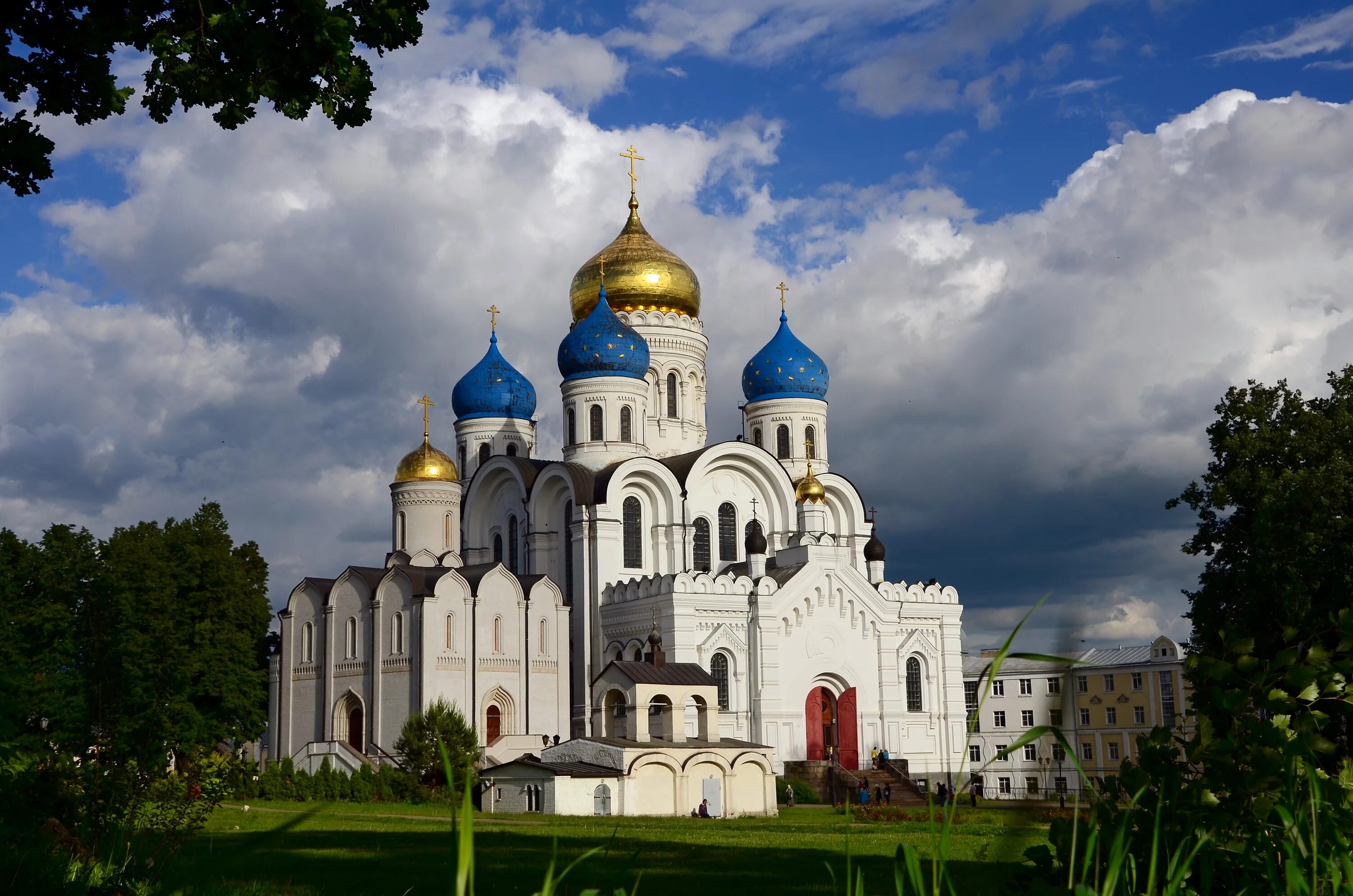 монастырь дзержинск угрешский в дзержинском. монастырь в дзержинске николо угрешский. свято-никольский угрешский монастырь. монастырь в дзержинске николо угрешский. монастырь в дзержинском московской области.
