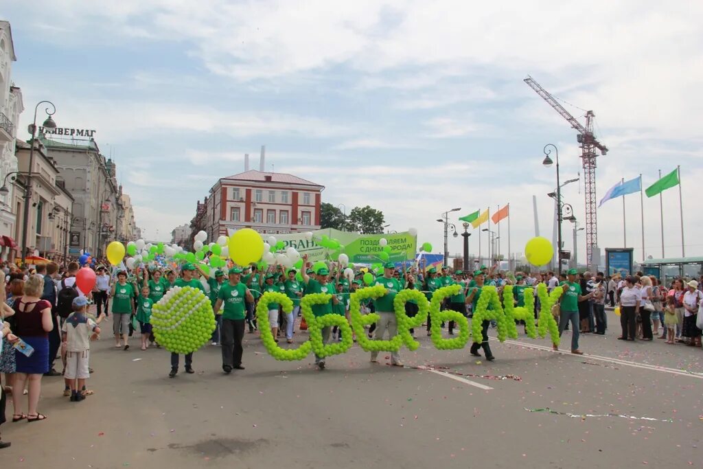 Ремонт на день города. Украшение колонны на день города. Украшение колонны на 9 мая. Парад предприятий. Украшение шествия.