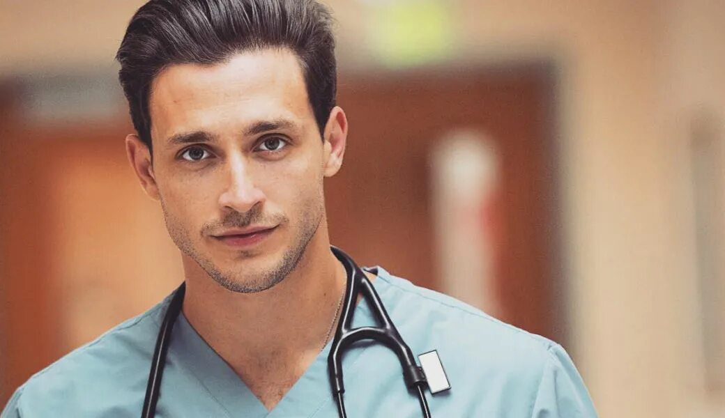 Мужчина врач форум. Mike Varshavski. Doctor Mike Varshavski Инстаграмм. Красивый врач мужчина. Красивый доктор.