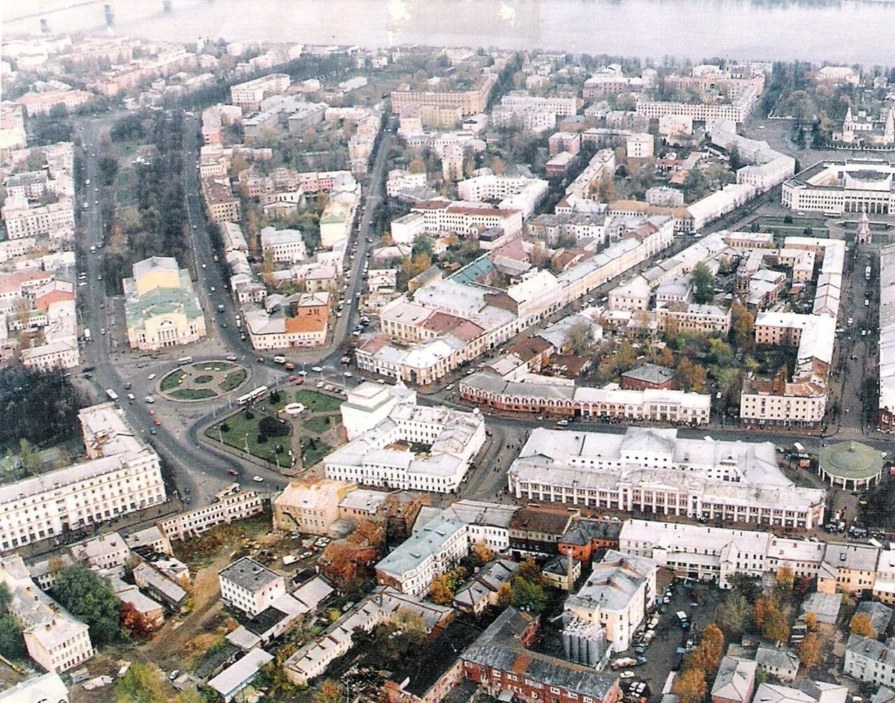 Ярославль 1990. Ярославль центр города 90 годы. Ярославль в 2000-е. Центр Ярославля с высоты птичьего полета.