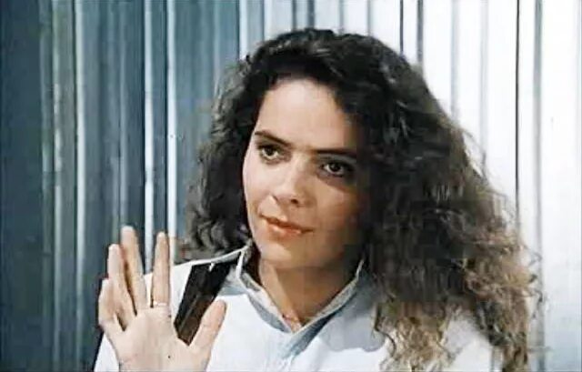 Фильм "Паспорт", W123 и другая техника в 1990-ом году 1.ч - DRIVE2