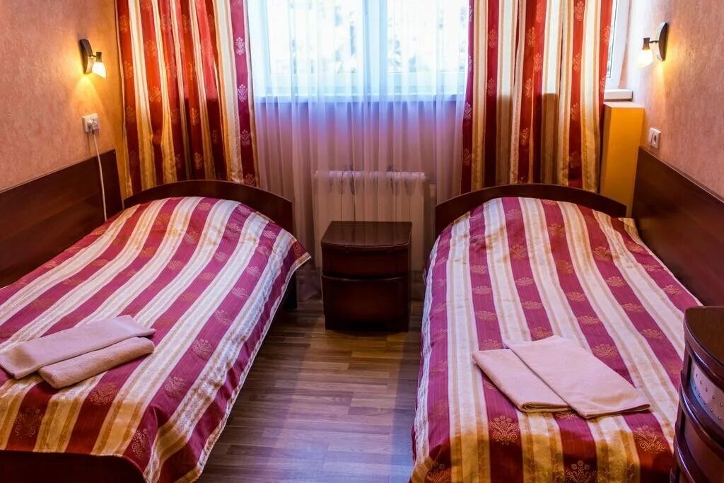 Гостиница экипаж внуково фото. Экипаж сочи бзугу 6. Отель экипаж. Экипаж во внуково. Гостиница экипаж внуково.