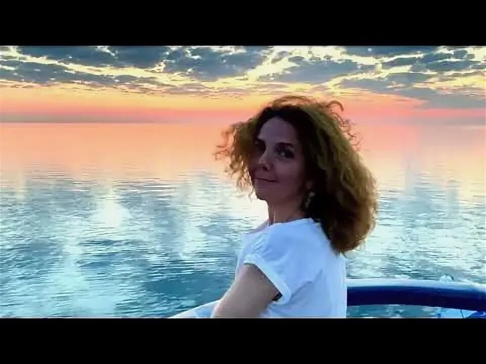 Кто поет белый теплоход бегущая. Кто поет белый теплоход бегущая