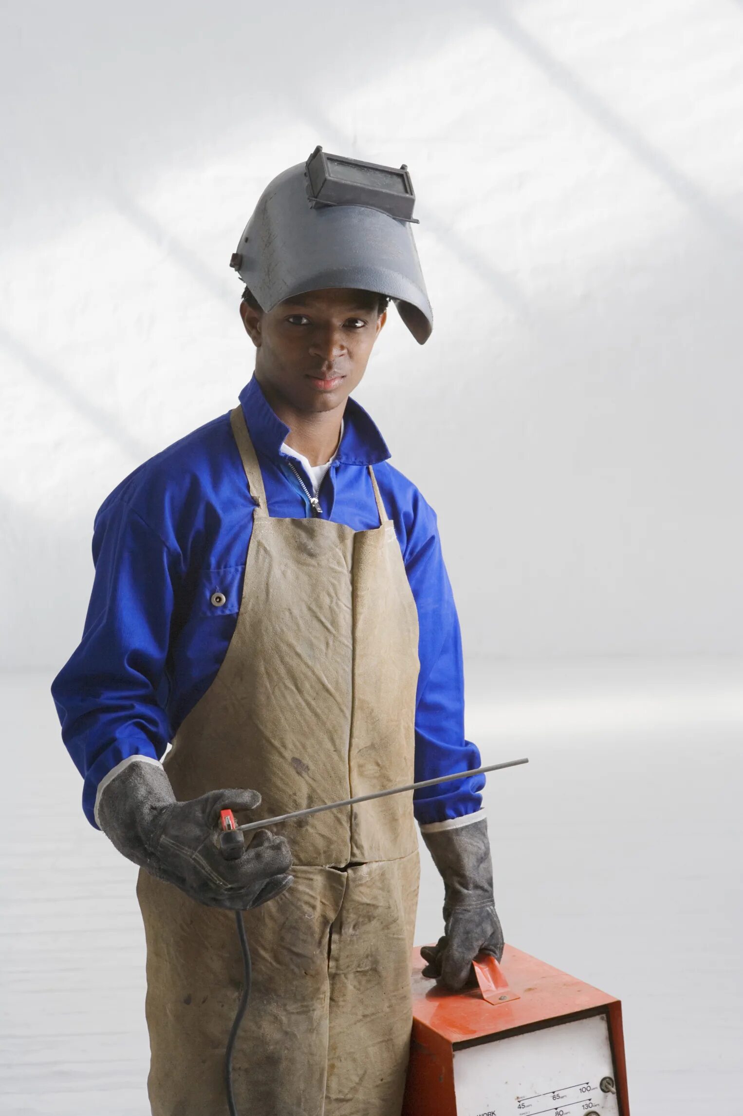 американский строитель. американские сварщики. сварщик в сша. американская маска сварщика. сварщик в америке.