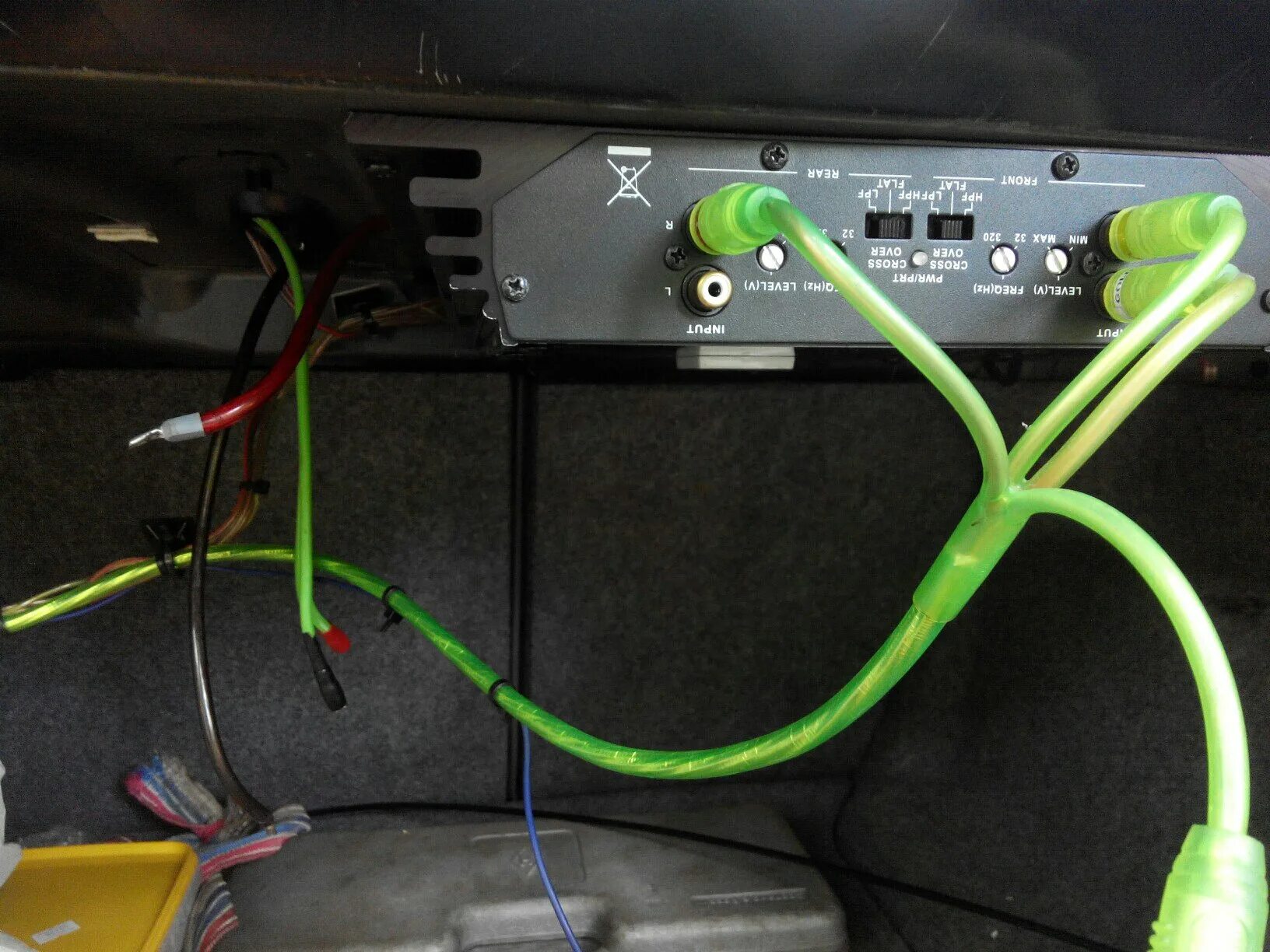 аукс 3. разъем колонок от музыкального центра mf 2. аукс через тюльпаны. подключить колонки через aux. 5 аукс.