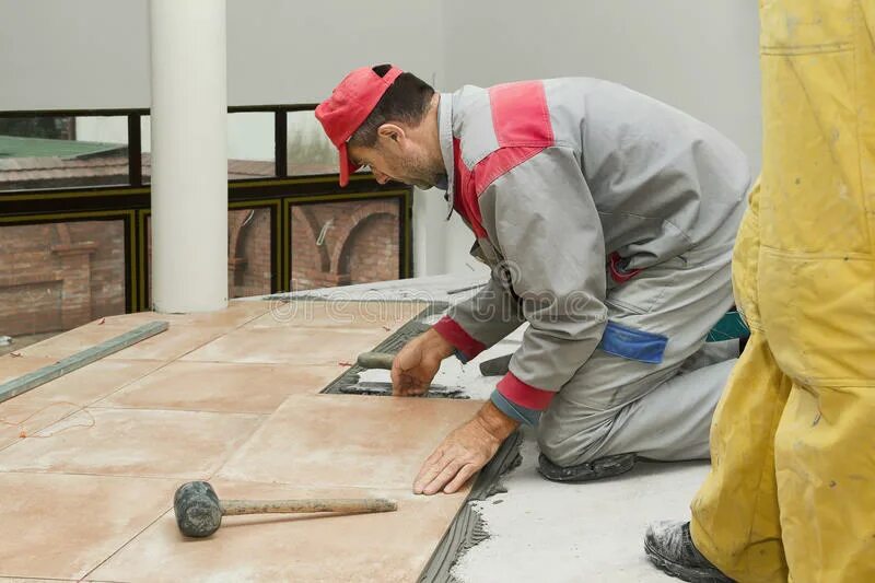 Работа плиточник прямых. Плиточник. строитель плита. плиточник картинки. tiles flooring construction.
