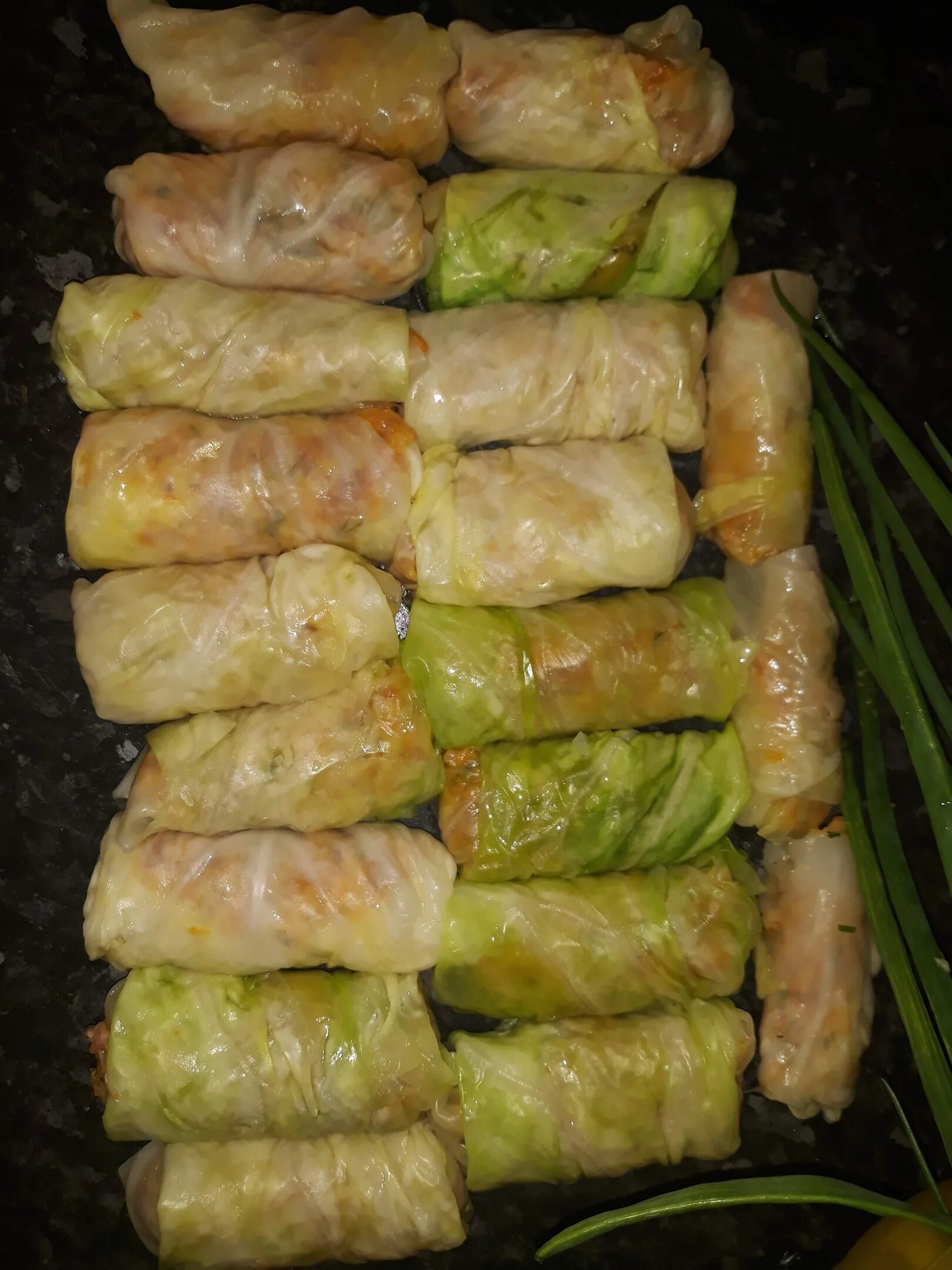 Голубцы на противне. Ленивые голубцы в духовке. Самые вкусные голубцы в духовке. Голубцы с капустой. Голубцы запеченные в духовке.