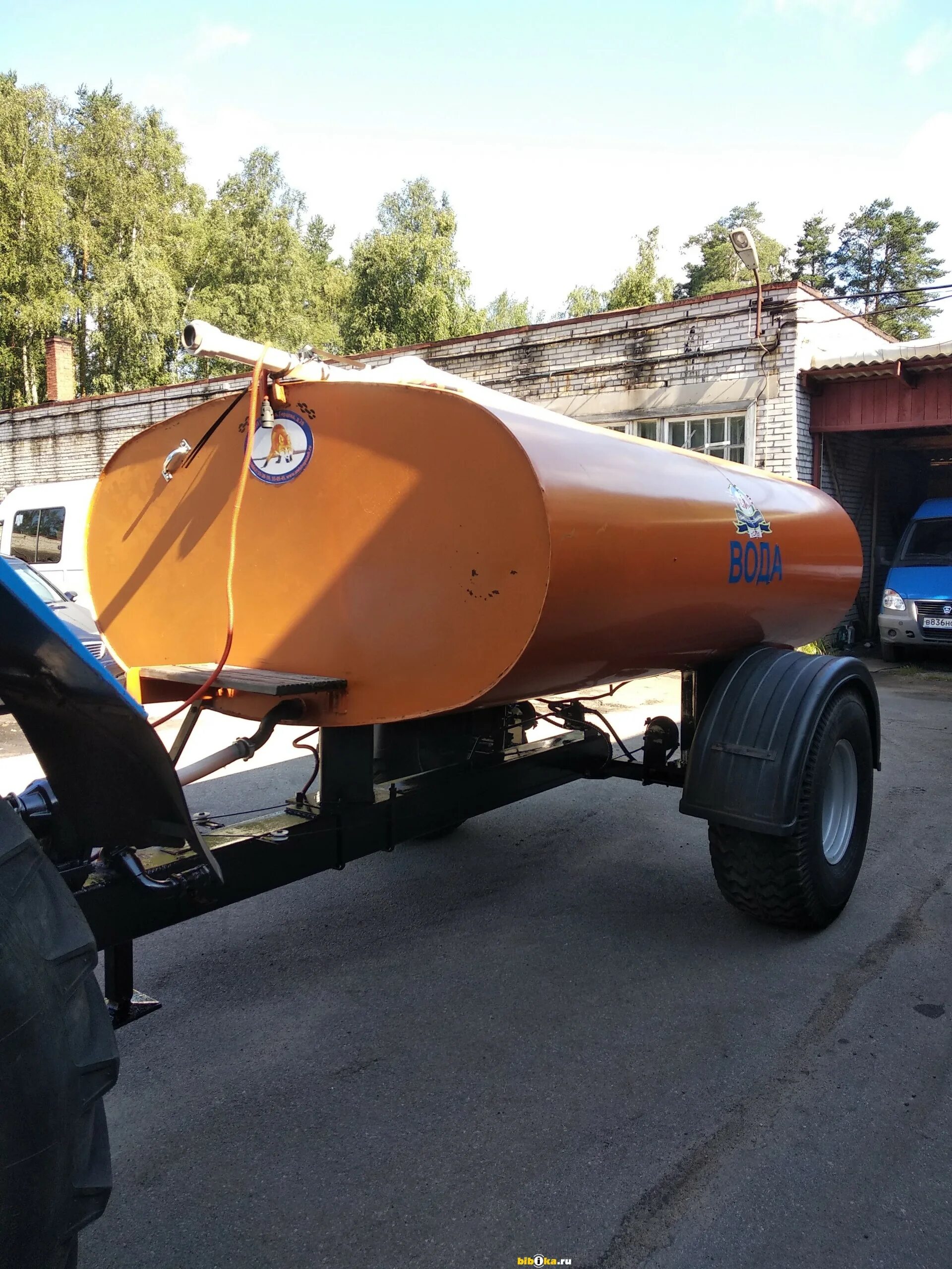 Мтз 80 рециклер. 2 7000л. Полуприцеп тракторный опм-3,5. Оборудование поливомоечное опм-3,5. Полуприцеп опм-3,5 орелстроймаш.