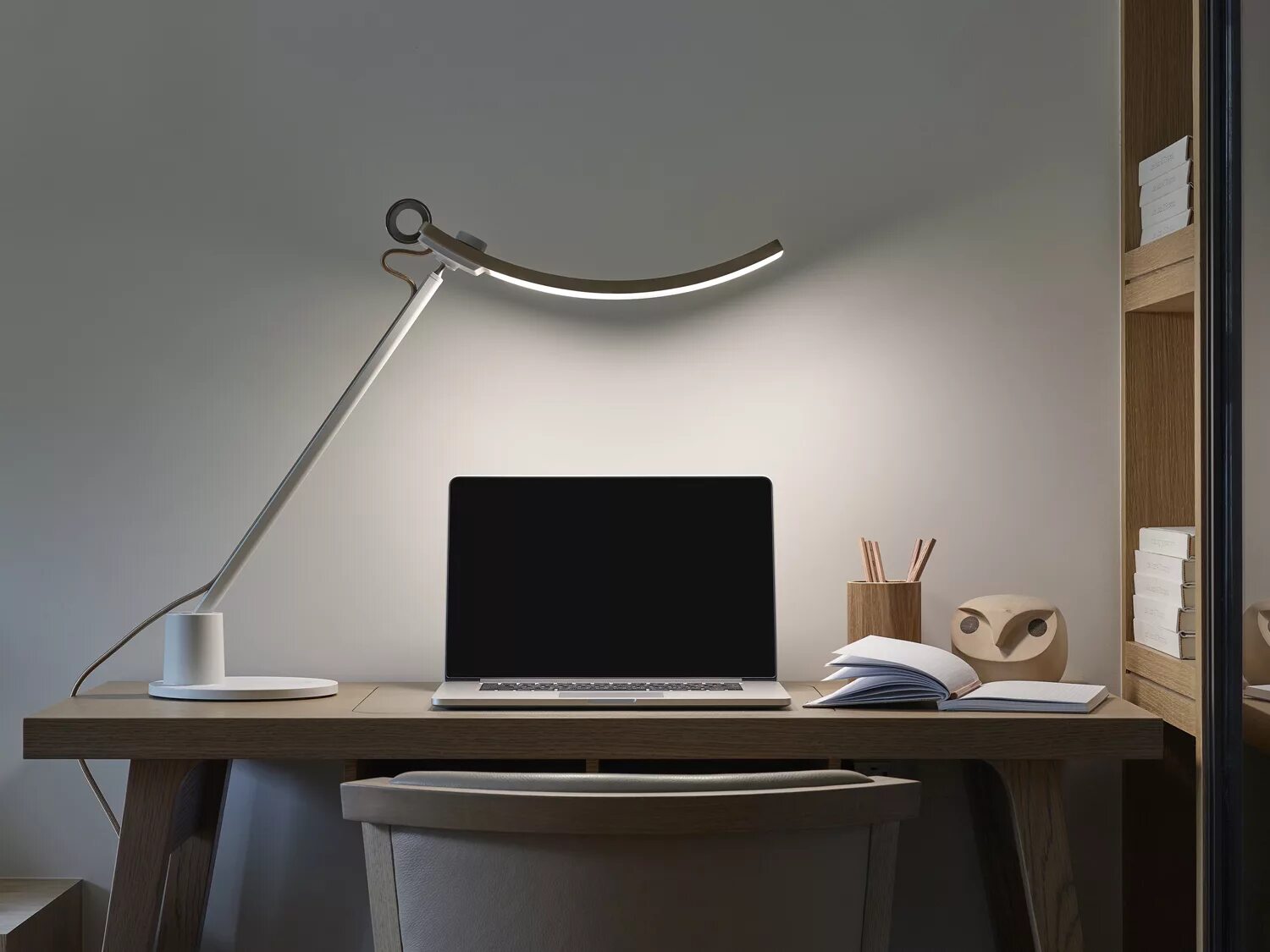Дополнительное освещение рабочего места. Benq e reading lamp. освещение рабочего стола. настольная лампа для компьютерного стола. освещение рабочего места.