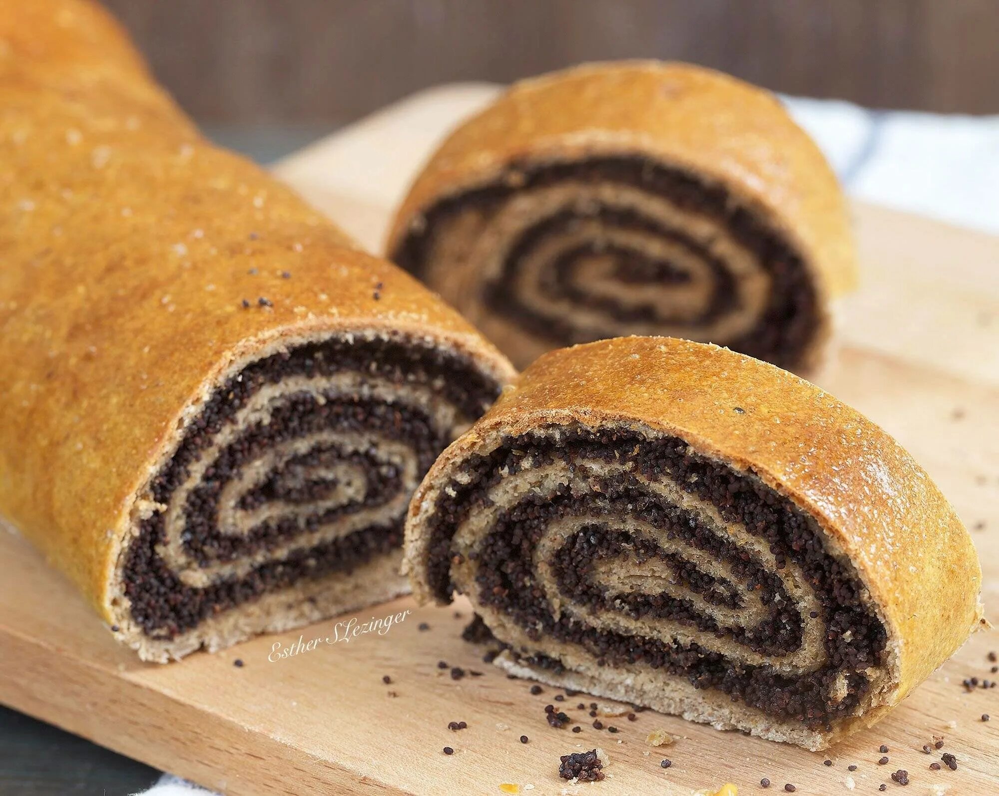 Рулет маковый золотой Колос. Рулет маковый рулет маковый. Маковый рулет сдоба. Рулет с маком Гербалайф