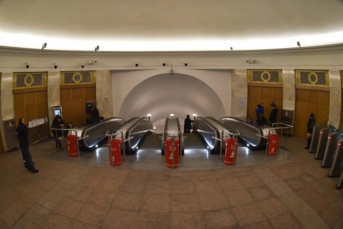 Какие вестибюли метро. Метро спортивная южный вестибюль. станция метро спортивная южный вестибюль. лужники южный вестибюль. вестибюль станции метро спортивная.