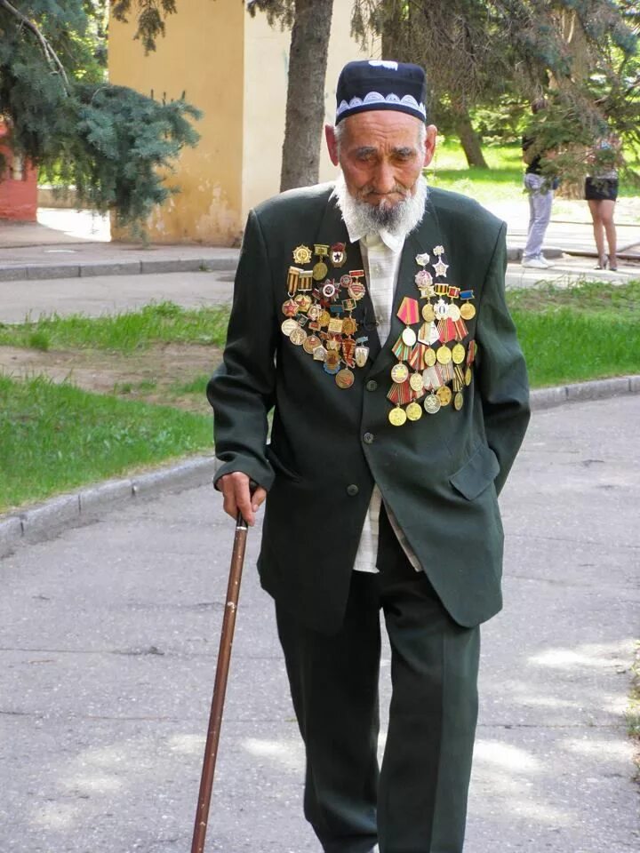 Узбекистан вов 1941-1945. Узбеки герои советского союза. Таджикистан в годы вов. Бембя манджиевич хечиев. Таджики вов.
