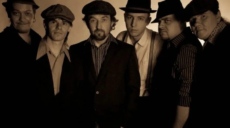 Группа ля-минор слава шалыгин. Ля-минор группа. Ля-минор группа. Ансамбль ля минор. Группа ля миноръ фото.