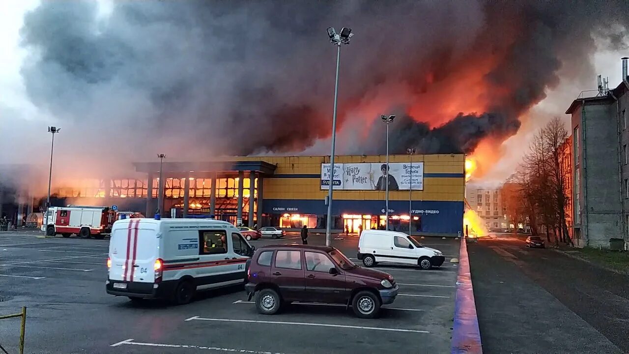 Санкт петербург пост 5. Пожар в ленте в санкт петербурге.