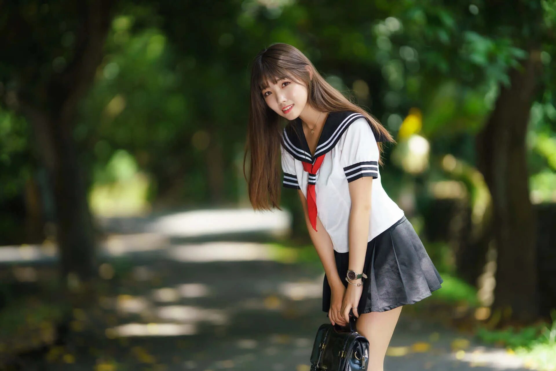 Asian school video. Юка мидзусава. Японские девушки в униформе. Nana naabo. Японская 18 + в школе.