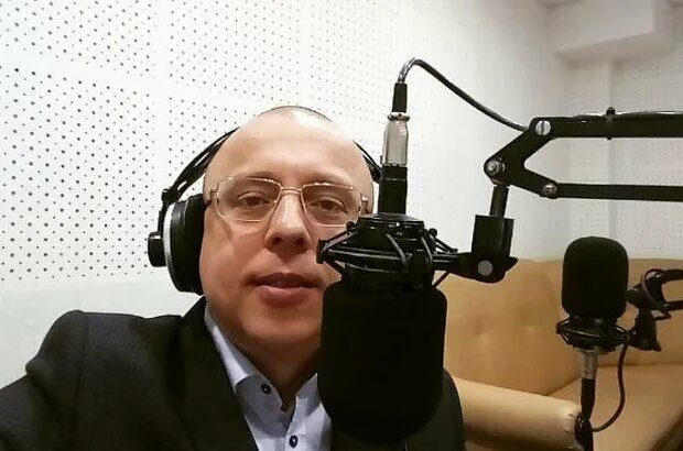 Комментатор салавата юлаева азамат муратов. Азамат муратов хоккейный. Азамат муратов хоккейный комментатор. Азамат муратов уфа. Азамат муратов уфа.