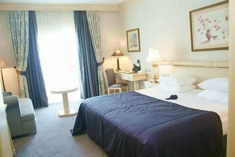Rocks hotel