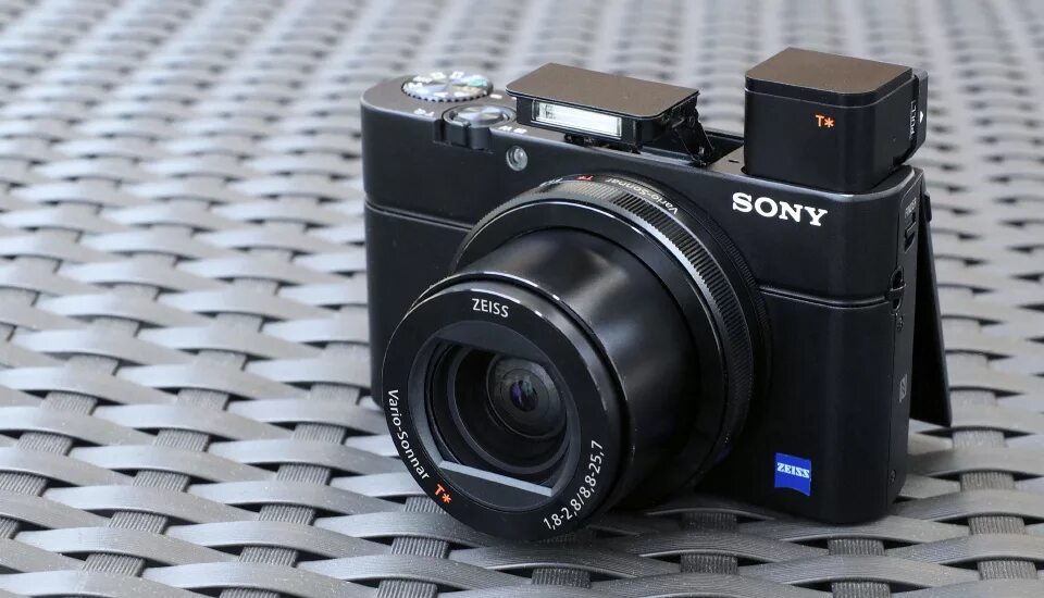 Sony cyber shot с поворотным дисплеем. Sony rx100 iii. Sony rx100 iii. Фотоаппарат sony cyber-shot dsc-rx100m7. Sony rx100 iii.