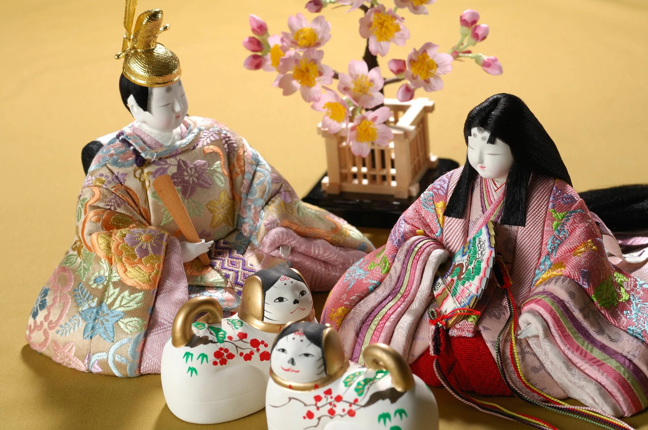 Японские традиционные куклы нингё. Кокэси нингё. Кимекоми куклы японские. Японские куклы Хина-нингё. Japan dolls