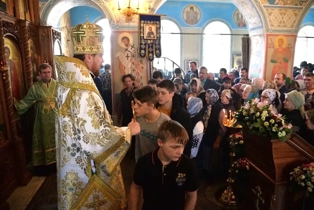 храм даниила московского расписание. храм даниила московского расписание. нахабино, красногорский район. интерьер церковь в коптеве. ашукино источник святой.