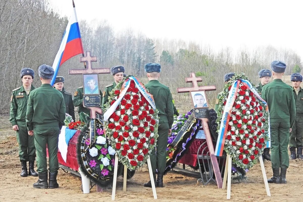 Похорони 12. Похороны военнослужащего. Кладбища российских военных.