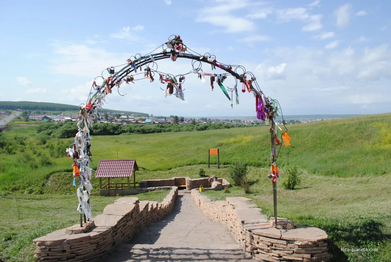 Родник счастья. Родник Ужур. Ужур Родник счастья. Родники счастья в Ужуре. Красноярск город Ужур.