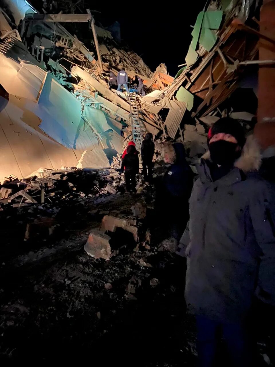 Норильск сгоревшие машины. Автокатастрофа в норильске. Норильск происшествия. Норильск происшествия. Пожарные норильск.