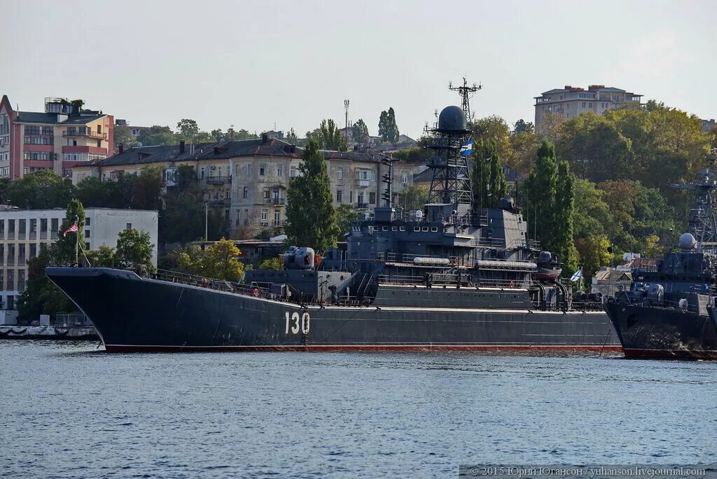 Севастополь 2015. Минная бухта в Севастополе. Минная стенка Севастополь. Северная бухта Севастополь.