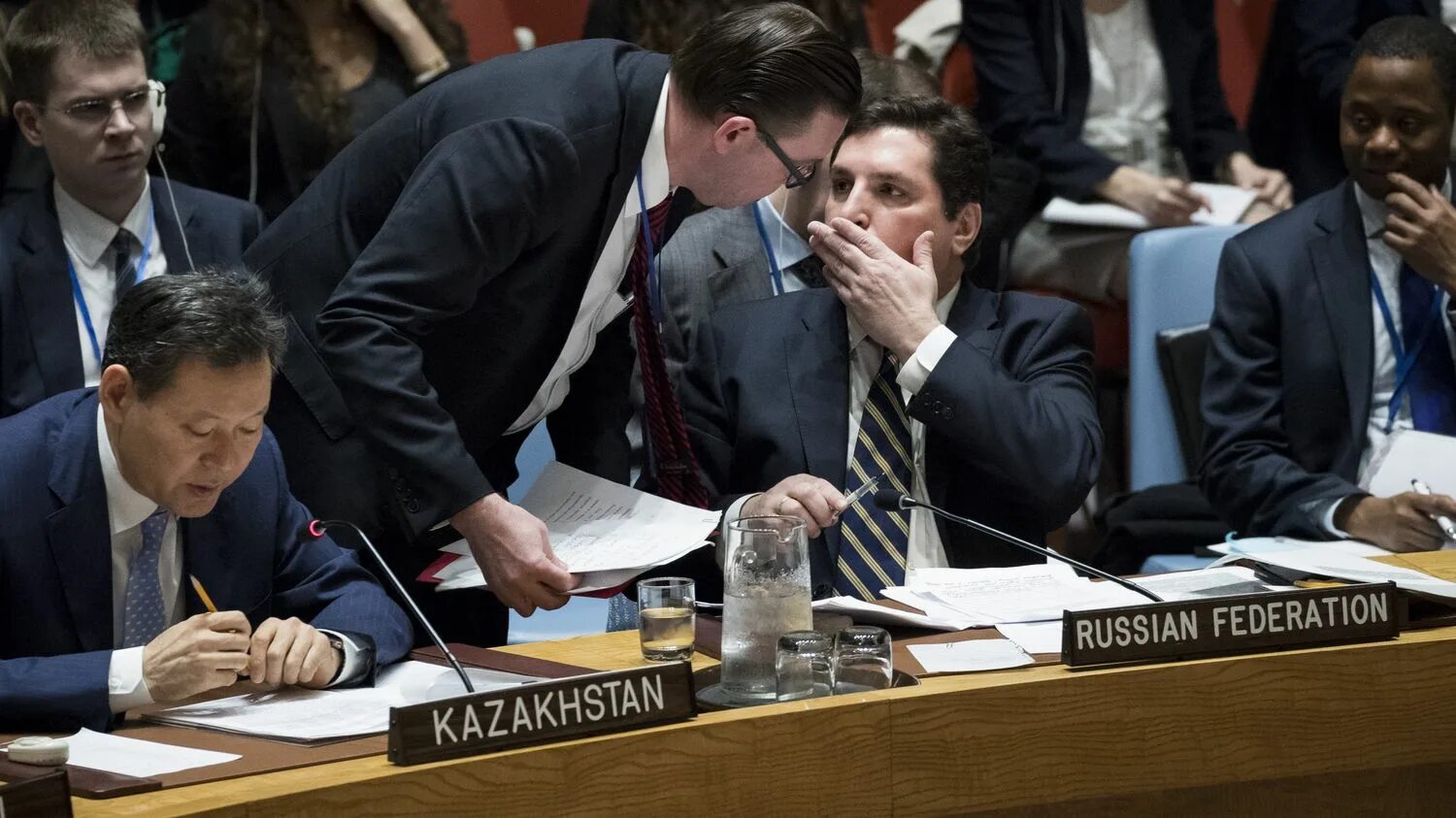 Совбез оон россия. Зал заседаний оон. Совбез оон карабах. Оон украина 2022. Совет безопасности оон голосование.