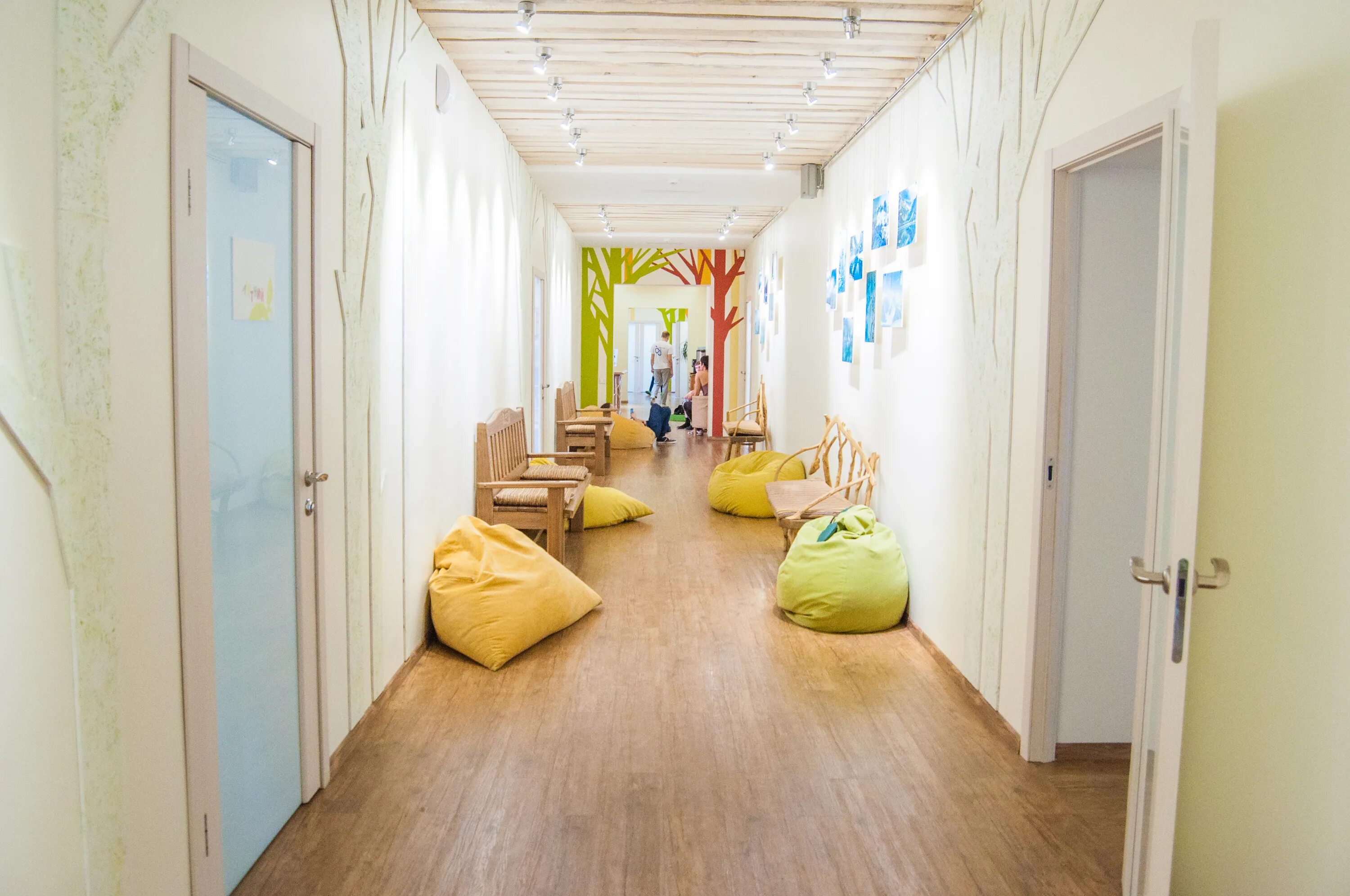 Проспект ленина 2 студия счастливый день. Радиовещания в новосибирске. Голос радио новосибирск. 106. 106.