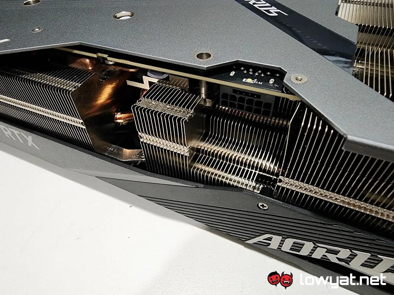 RTX 4080 AORUS Master. Видеокарта Gigabyte AORUS GEFORCE RTX 4080. 4080 AORUS Master на райзере. AORUS 165 Hz. 4080 gigabyte aorus master